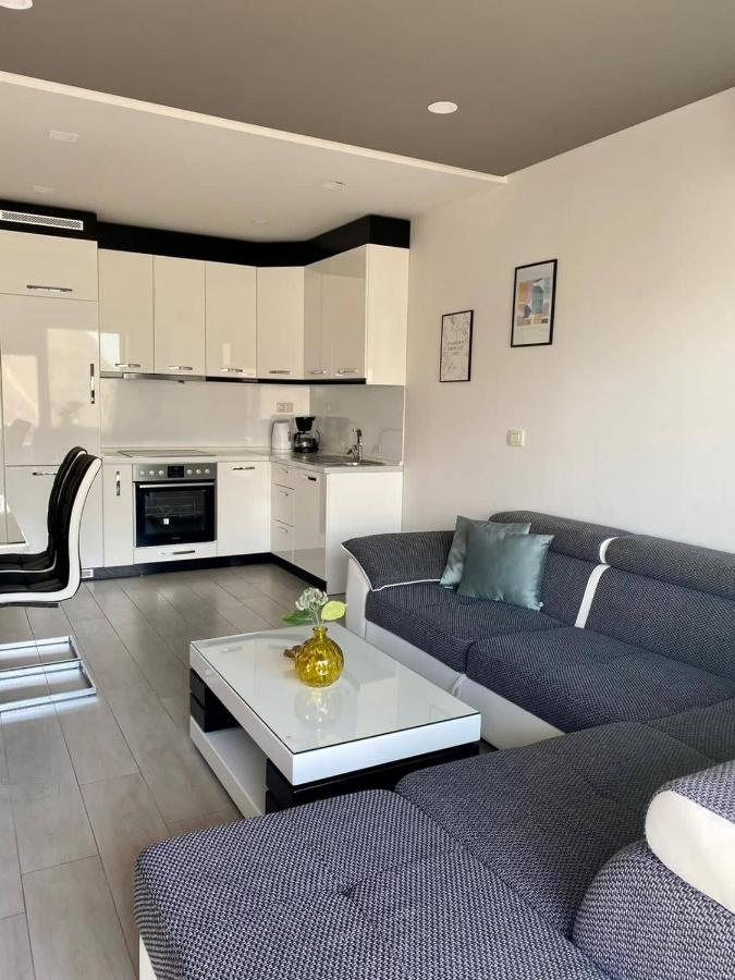 Modern Apartments With Garage Makarska Ngoại thất bức ảnh