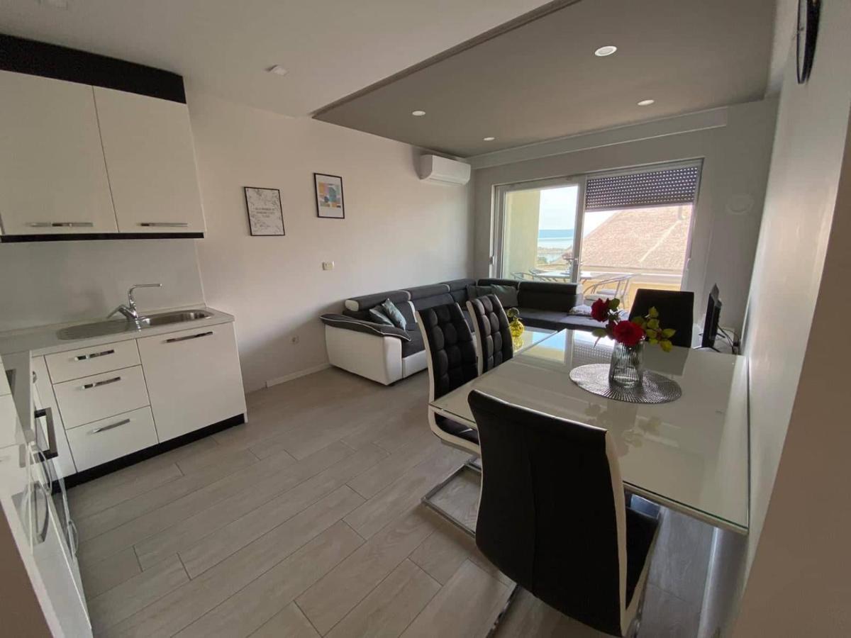 Modern Apartments With Garage Makarska Ngoại thất bức ảnh